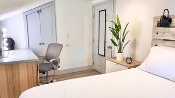 3 bedrooms, desk, iron/ironing board, free WiFi