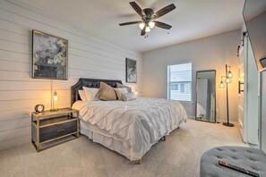2 bedrooms, iron/ironing board, internet, bed sheets