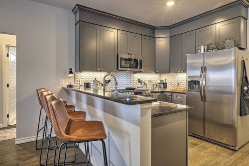 Single-Story Condo < 1 Mile From Downtown!