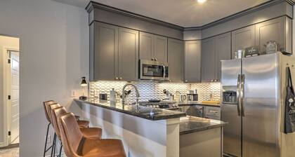 Single-Story Condo < 1 Mile From Downtown!