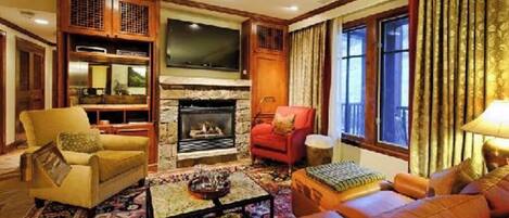 暖炉、ステレオ