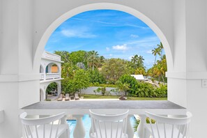 Terrace/patio - Villa Playa Oria/ /Beachfront Luxury (Rincón)