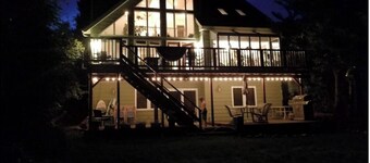 Lakefront Retreat 