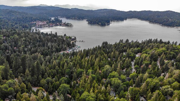 منظر من الجو على ارتفاع عالٍ