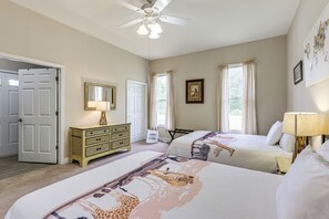 4 bedrooms, laptop workspace, iron/ironing board, travel crib
