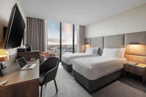 Executive Room Twin | In-room safe, desk, laptop workspace, blackout drapes