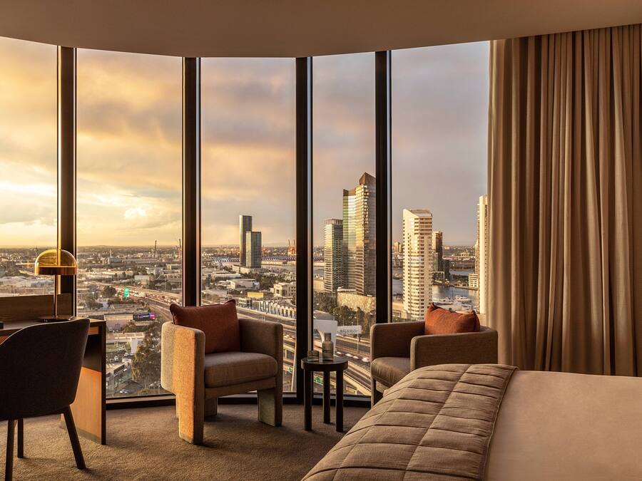 Studio Deluxe Apartment | In-room safe, desk, laptop workspace, blackout drapes