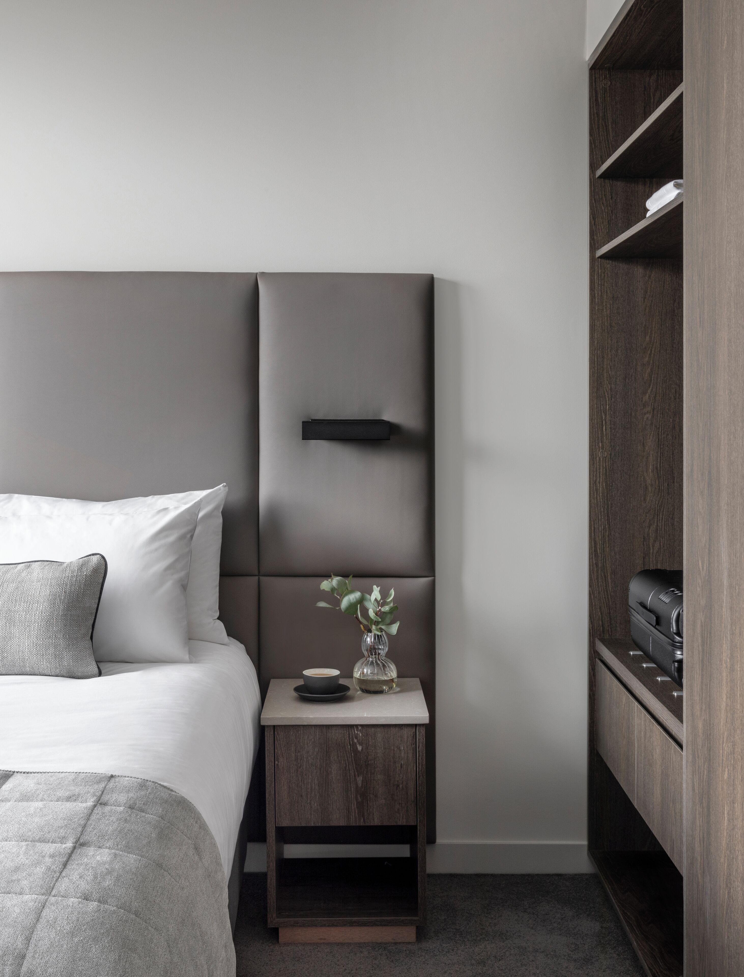 Executive-Zimmer | Zimmersafe, Schreibtisch, laptopgeeigneter Arbeitsplatz