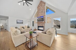 Smart TV, fireplace, ping pong