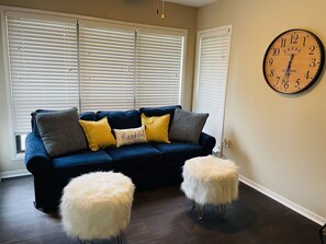 TV - Luxury Spacious Apartment  (Smyrna)