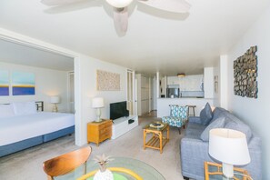 1 bedroom, desk, iron/ironing board, free WiFi - Ilikai Marina 1 Bedroom Yacht View, Great Location in Waikiki! (Honolulu)