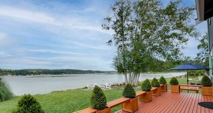 Waterfront Allyn Home with Fire Pit + 2 Kayaks!