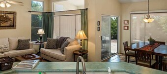 Great Location! Comm Pool & Hot Tub! Bronco - S021