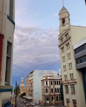Exterior - Classy City apartment close to Beach. (Newcastle)