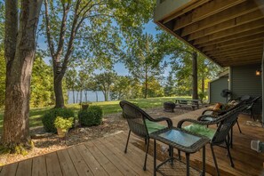 Outdoor dining - Lionshead Overlook Pt. II by Innsbrook Vacations! (Innsbrook)