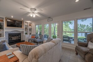 TV, fireplace - Lionshead Overlook Pt. II by Innsbrook Vacations! (Innsbrook)