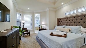 4 bedrooms, iron/ironing board, travel cot, WiFi - Royal Palms - 4BR/4 BA Luxury Home w/ Pool & Spa (Sarasota)
