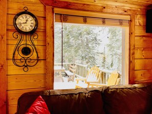 Smart TV, caminetto, lettore DVD