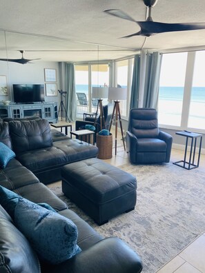 Smart TV, fireplace, DVD player, books