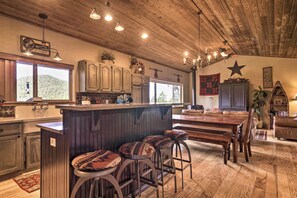 Dining - Cripple Creek Mountain Getaway w/ Hot Tub & Views! (Cripple Creek)