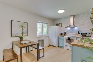Fridge, microwave, stovetop, dishwasher