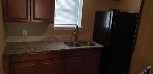 Newly remodeled 2-br apartment