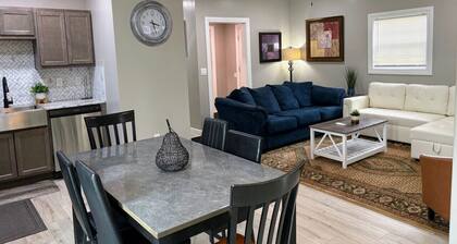 Nice and cozy house with king bed fenced yard