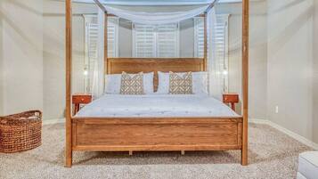 4 chambres, bureau, fer et planche Ă repasser, lit parapluie