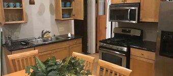 Cozy 4 Bedroom on Popular Historic Brady St