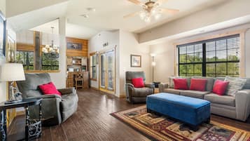 Smart TV, fireplace, DVD player