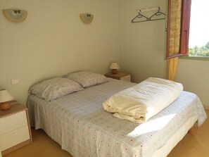 3 Schlafzimmer, Bügeleisen/Bügelbrett, Bettwäsche