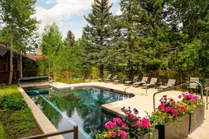 Unclassified image, 5 of 50, button - Spacious Snowmass Retreat With Hot Tub, Gas Fireplace & Stunning Views (Snowmass Village)