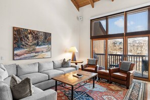 Unclassified image, 4 of 50, button