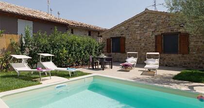 Quiet property set in a genuine context between nature and culture.