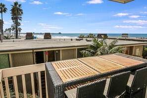 Outdoor dining - D108 - Luxury Remodel with Ocean Views *Super close to beach * North Coast Village (Oceanside)