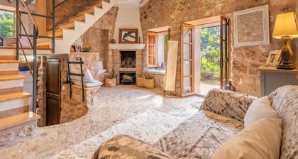 Finca "Sa Teulera" avec vue sur la montagne, Wi-Fi, climatisation, terrasse et jardin