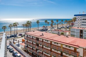 Exterior - Sunny Seaside Studio with Balcony, A/C & Sea View (Benalmádena Costa)