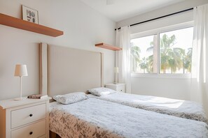 4 bedrooms, iron/ironing board, free WiFi, bed sheets - "Beautiful Townhouse Beachfront" with Sea View, Shared Pool, A/C, Wi-Fi (Marbella)