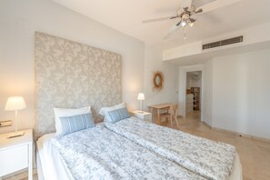 4 bedrooms, iron/ironing board, free WiFi, bed sheets - "Beautiful Townhouse Beachfront" with Sea View, Shared Pool, A/C, Wi-Fi (Marbella)