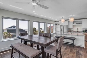 Dining - Salt Therapy S - Stylish retreat w/ beach & pool (St Augustine)
