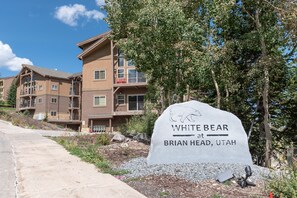 Property grounds - WB A11- Spacious and Stunning Mountain Getaway (Brian Head)