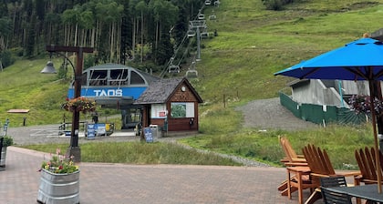 Spacious Shredder`s Lounge