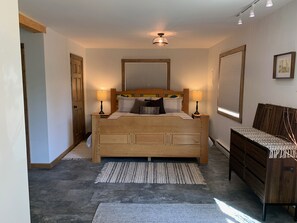 2 عدّة غرف نوم ومكواة/لوح كي وواي فاي مجانًا وملاءات أسرّة