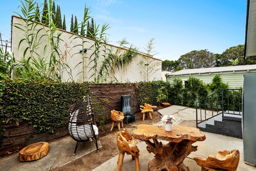 Recently Renovated 2-Bedroom Haven with Private Garden