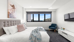 3 bedrooms, iron/ironing board, Internet, bed sheets