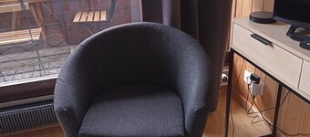 Apt. 5 pers, 200m from the center, very nice view, for ski, cures or green vacations