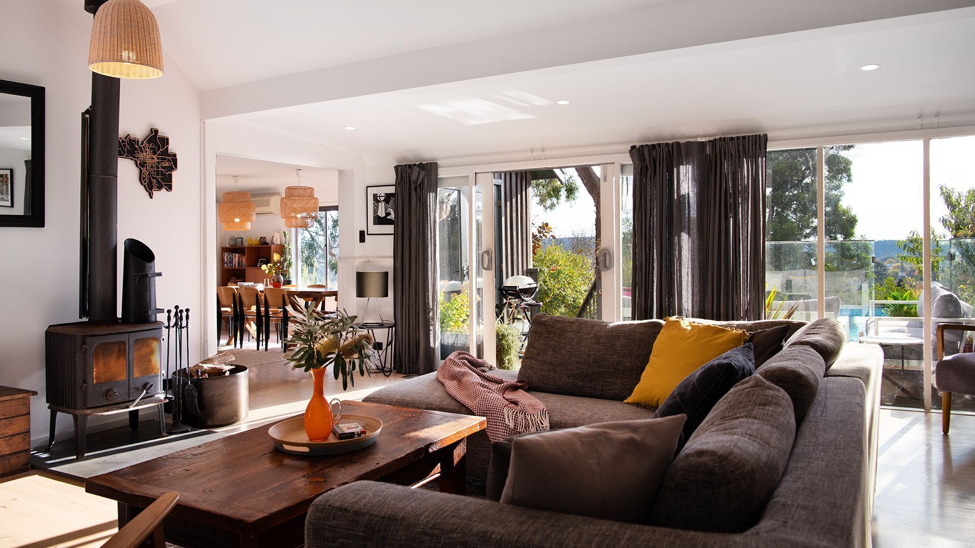 Fernseher, Kamin, Videospielkonsole