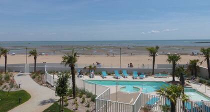 Apartamento de lujo con piscina, admite mascotas, aire acondicionado y parking en La Tranche-sur-Mer