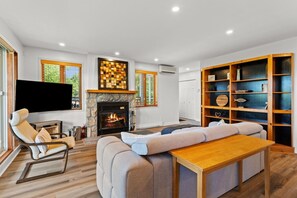 Fernseher, Kamin