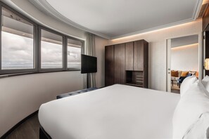Suite junior | Ropa de cama hipoalergénica, minibar, escritorio